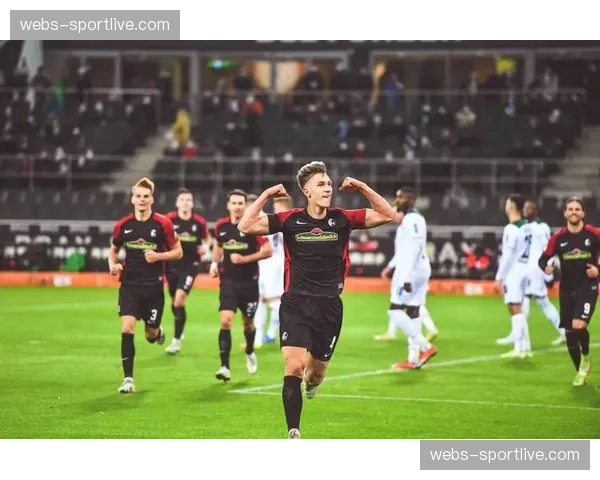 专访弗赖堡主帅:坚持三中卫体系是对抗德甲“快打旋风”的答案 专访弗赖堡主帅:坚持三中卫体系是对抗德甲“快打旋风”的答案