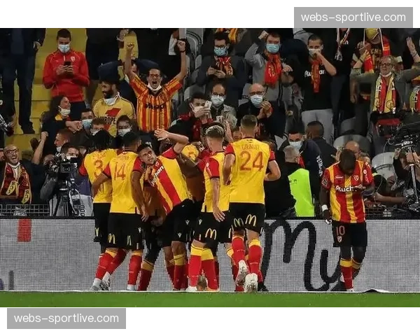 专访朗斯队长丹索：“我们的目标始终是代表法甲在欧洲战斗。”